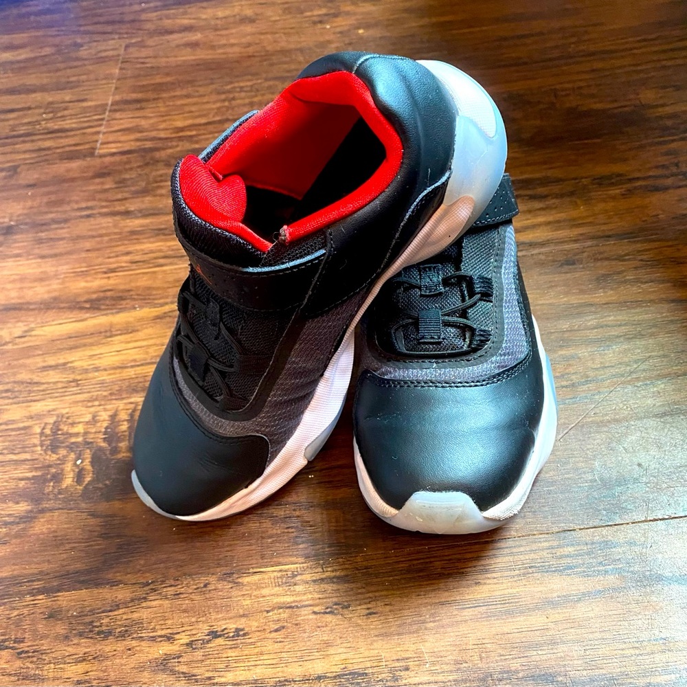 Nike Air Jordan 11s size 2Y!